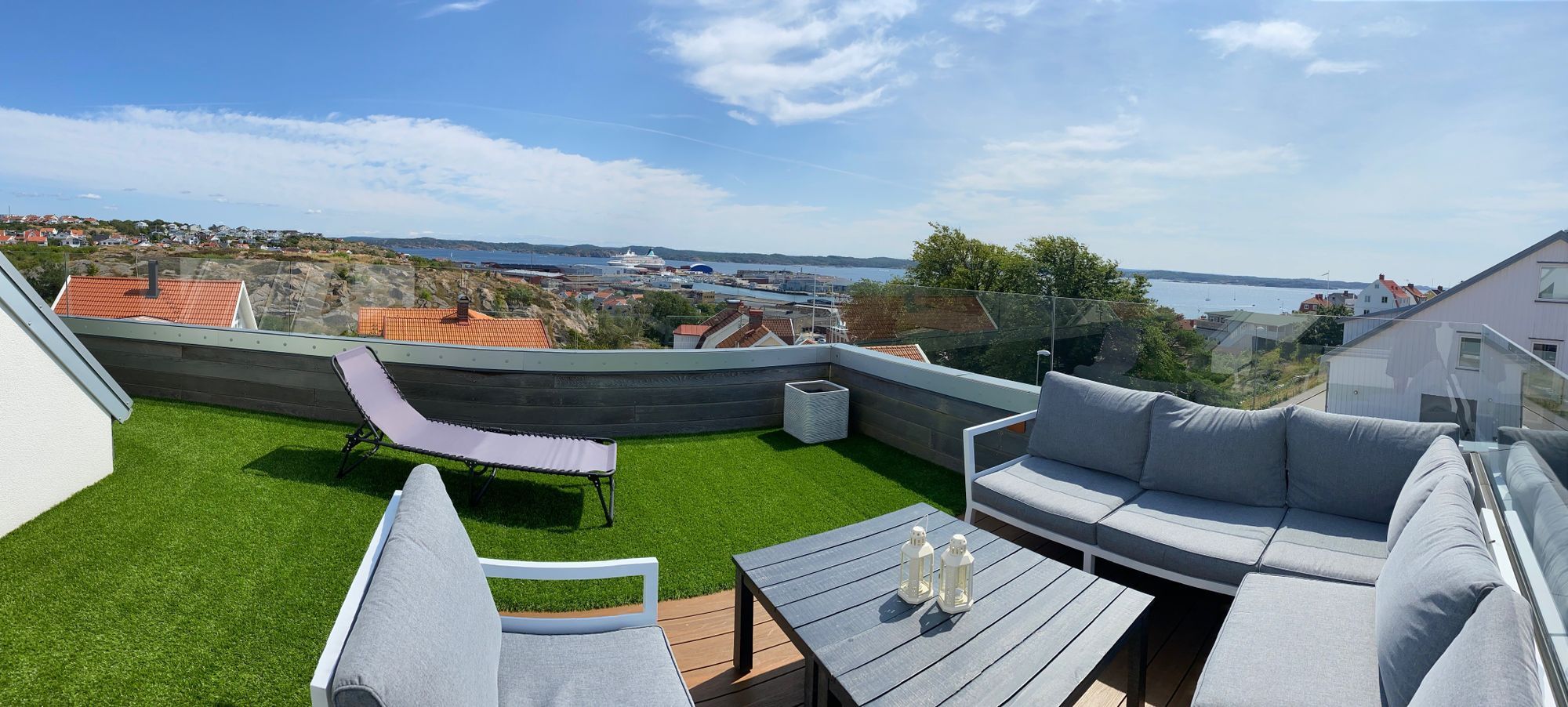 Villa centralt med naturpool, spabad och takterass – bild 3 av 14
