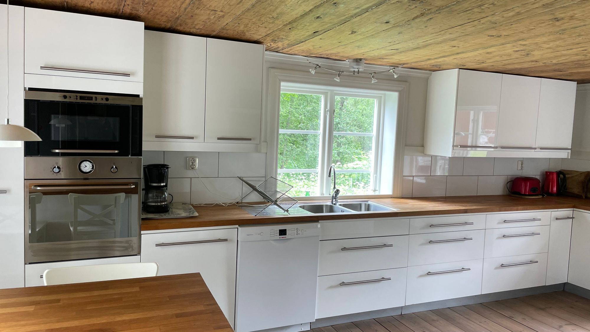 Mysig stuga i byn Löa i Bergslagen – bild 19 av 24