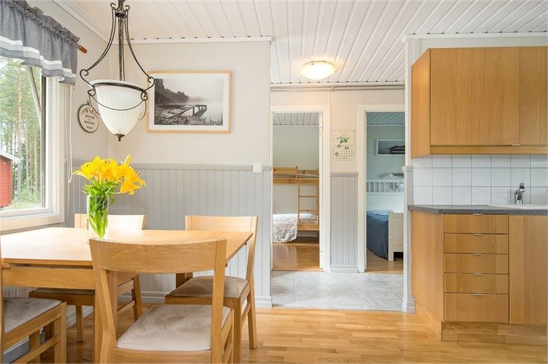 Sjönära stuga med spabad och brygga – bild 7 av 13