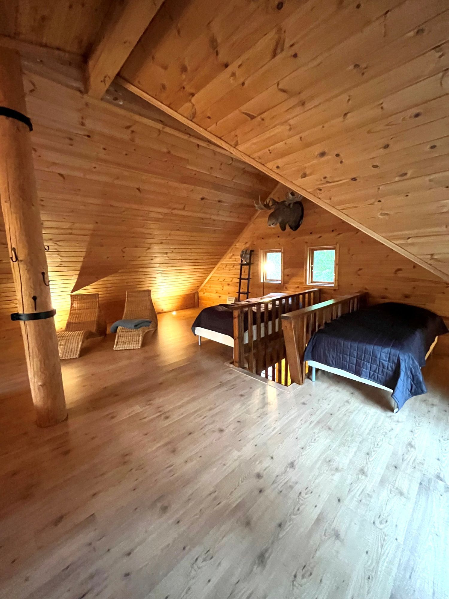 Semesterhus i avskilt läge med motorbåt badtunna – bild 3 av 19