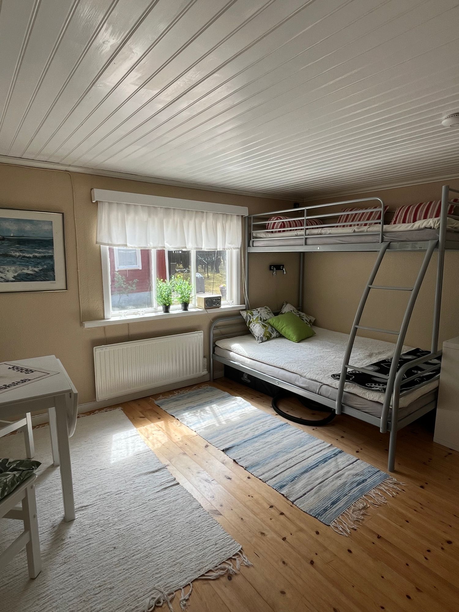 Fin stuga nära havet i lugnt område i Yngsjö – bild 22 av 24