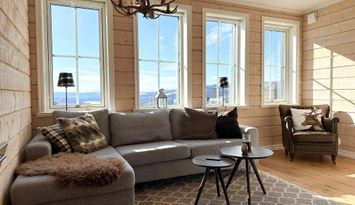 Sadelns vackraste vyer och närhet till allt