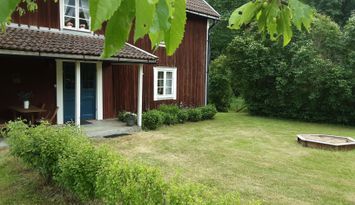 Charmigt äldre hus i Lönneberga med bullerbykänsla