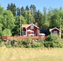 Classic Swedish summer house close to the beach