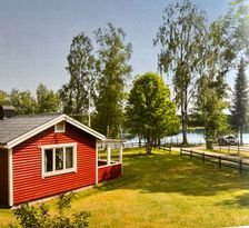 house Sweden right on the lake-fishing incl.boat