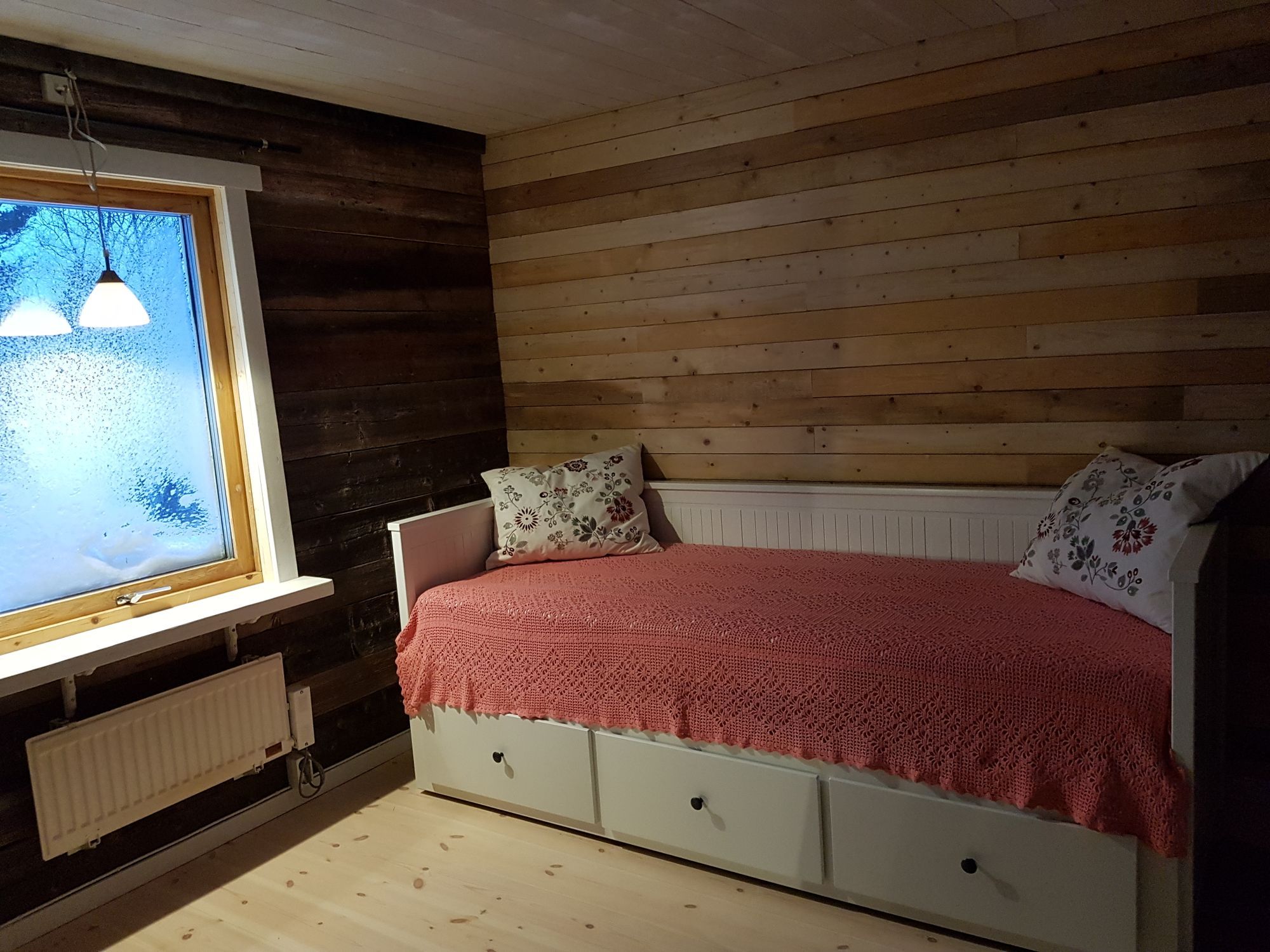 Mysig fjällstuga. – bild 2 av 15