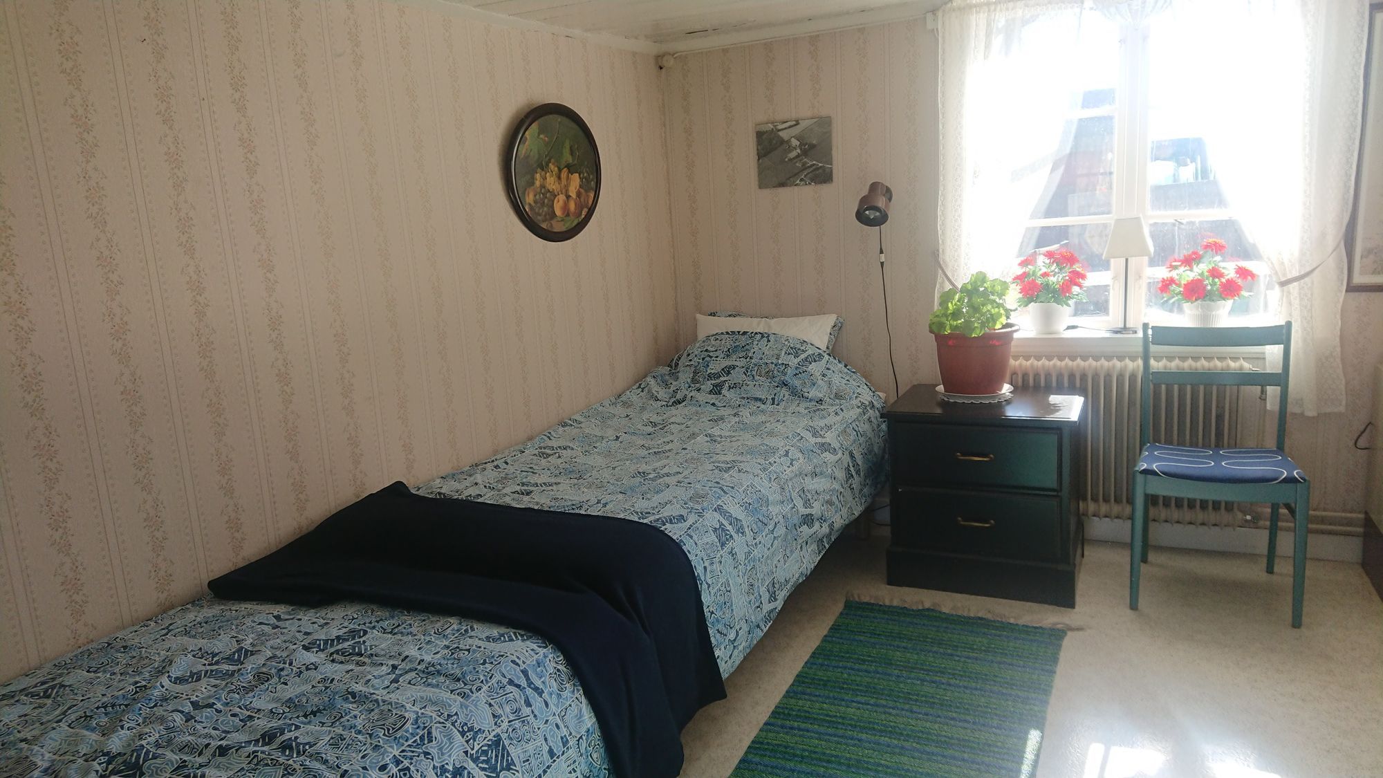 Trivsamt hus i lantlig miljö vid havet – bild 13 av 18