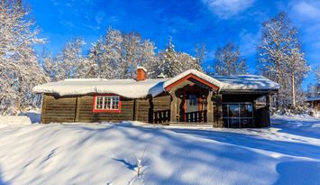 Timmerstuga med fin utsikt i Bruksvallarna