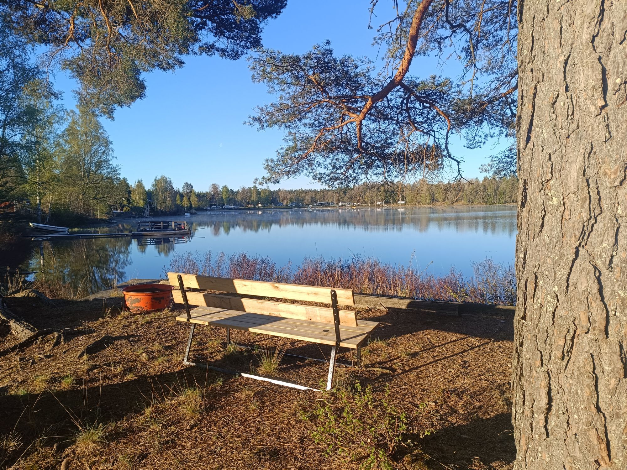 Ett genuint hus med hjärta, nära sjön & kanot – bild 13 av 20