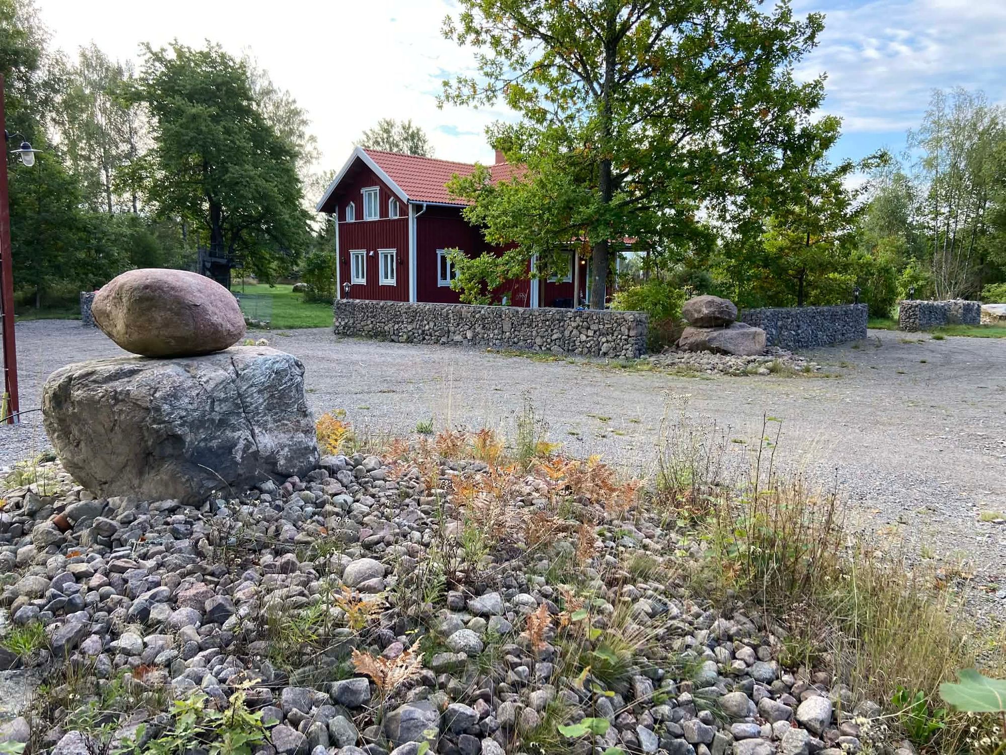 Småland – Avskilt läge i Edshult, Eksjö vid Solgen – bild 6 av 9