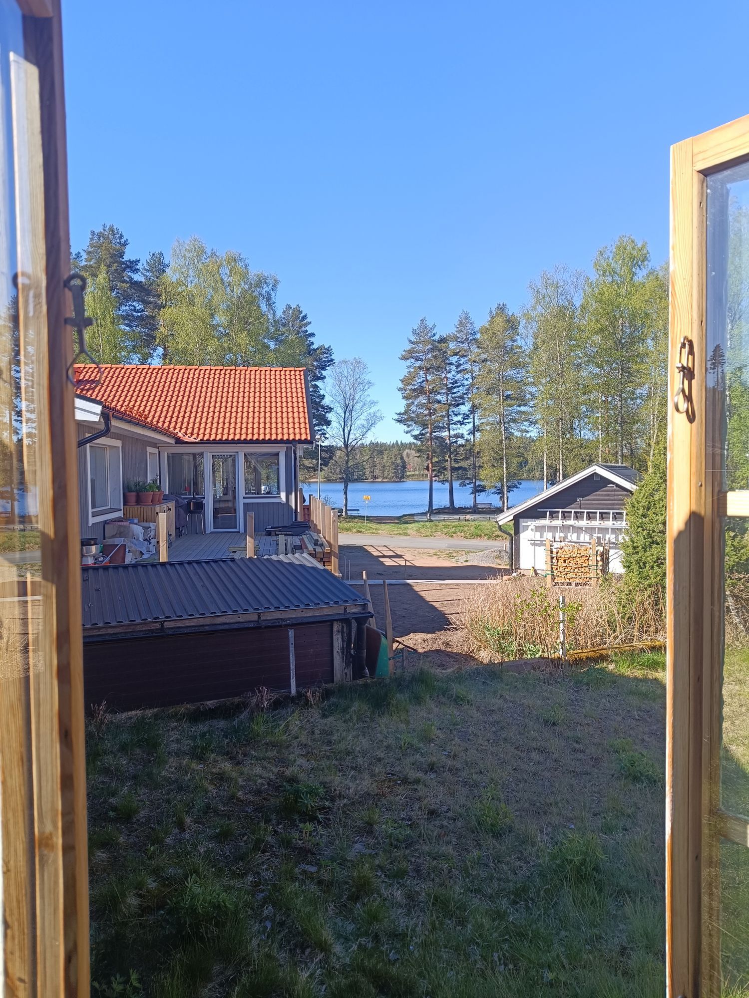 Ett genuint hus med hjärta, nära sjön & kanot – bild 12 av 20
