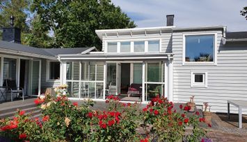 Modernt, strandnära hus vid Höganäs,  Kullabygden