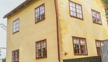 Charmig 1700-talshus centralt innerstaden