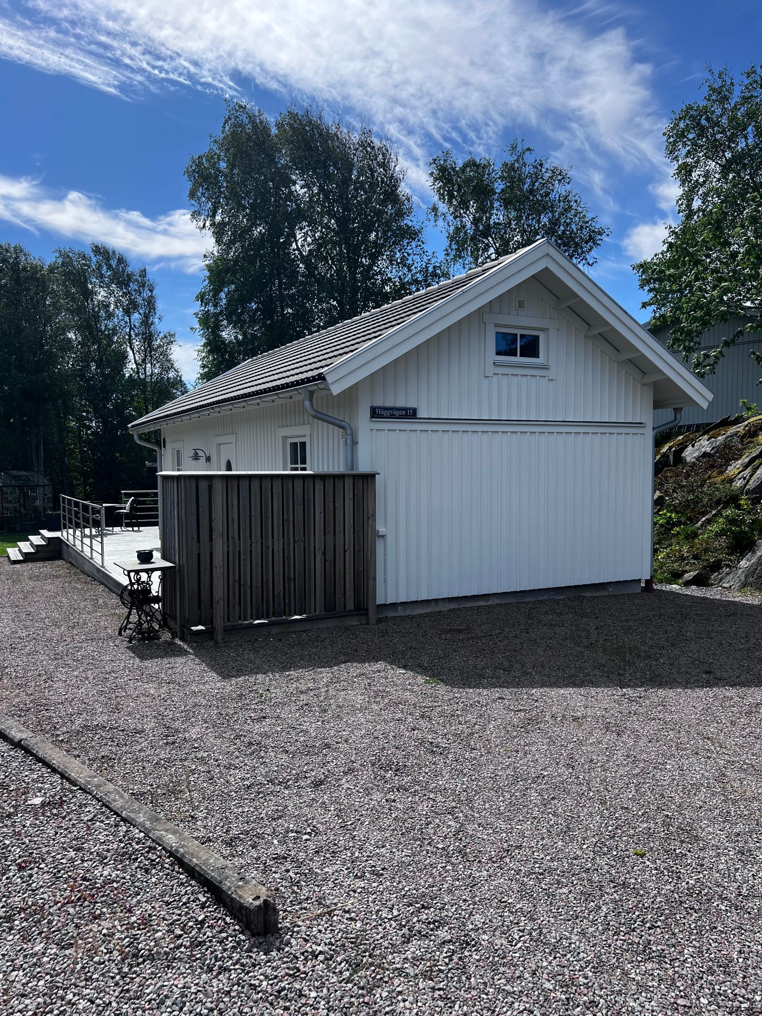 Hus byggt 2017 på 39 kvm med sovloft på Skaftö! – bild 4 av 14
