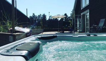 Lyxigt och charmigt nybyggt hus nära stranden