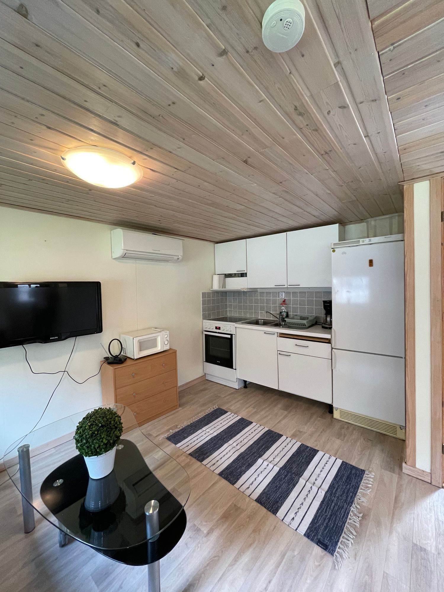 Stuga 150 meter från Vänern – bild 4 av 7