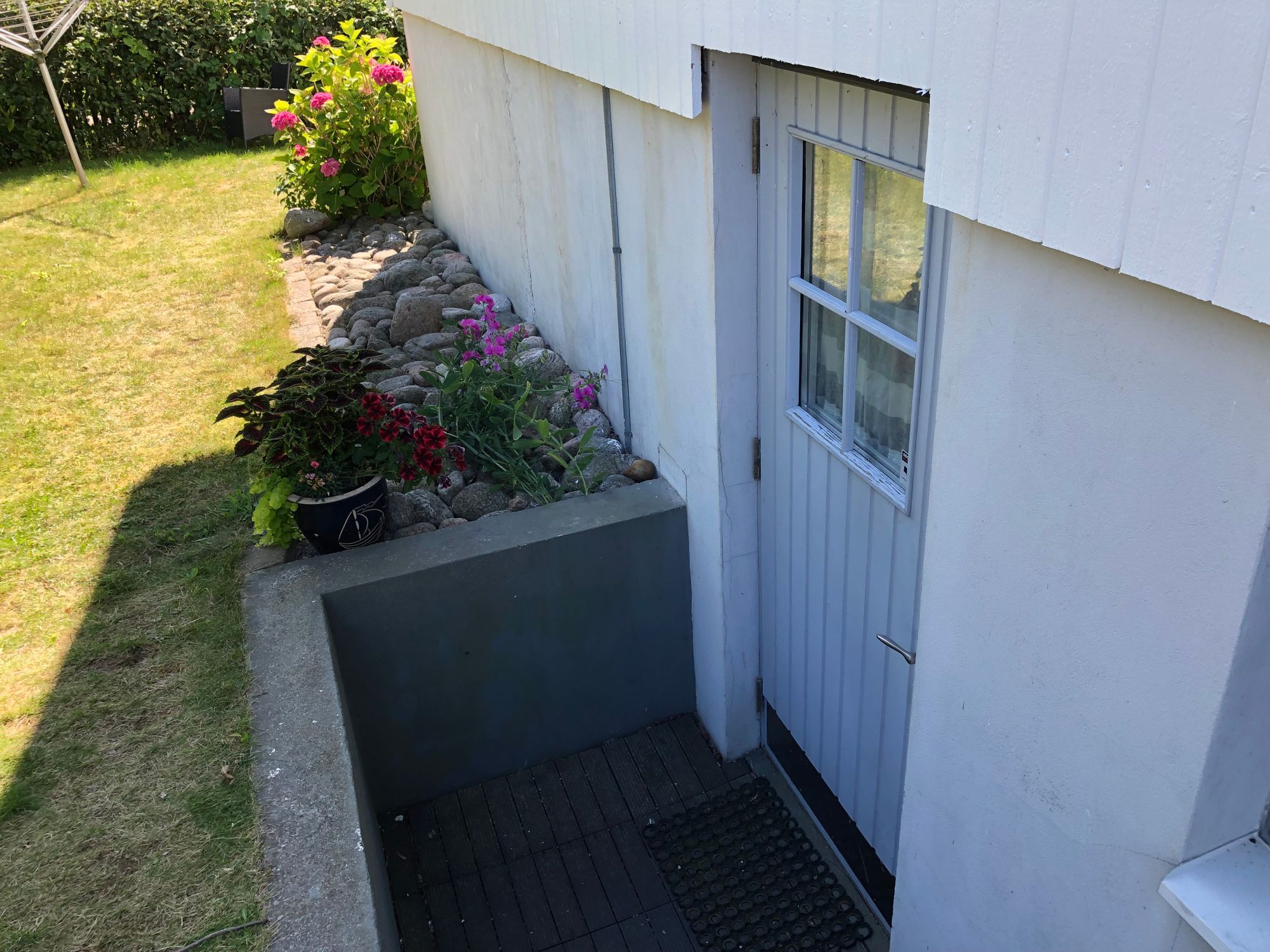 Sommarboende i lägenhet i villa nära fin badplats – bild 2 av 19