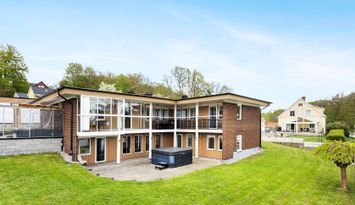 Semesterboende med badplats och brygga | SE03019