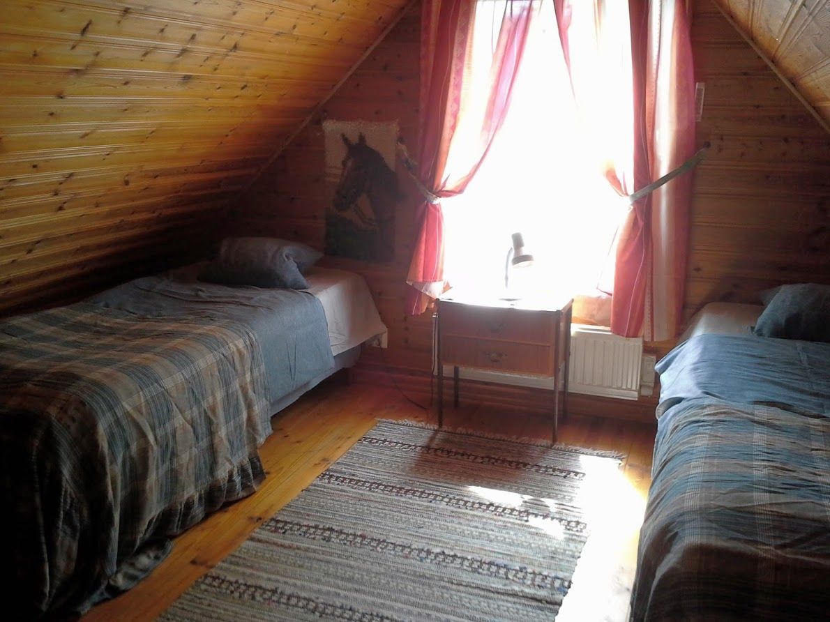 Stuga på en gård nära havet – bild 9 av 11