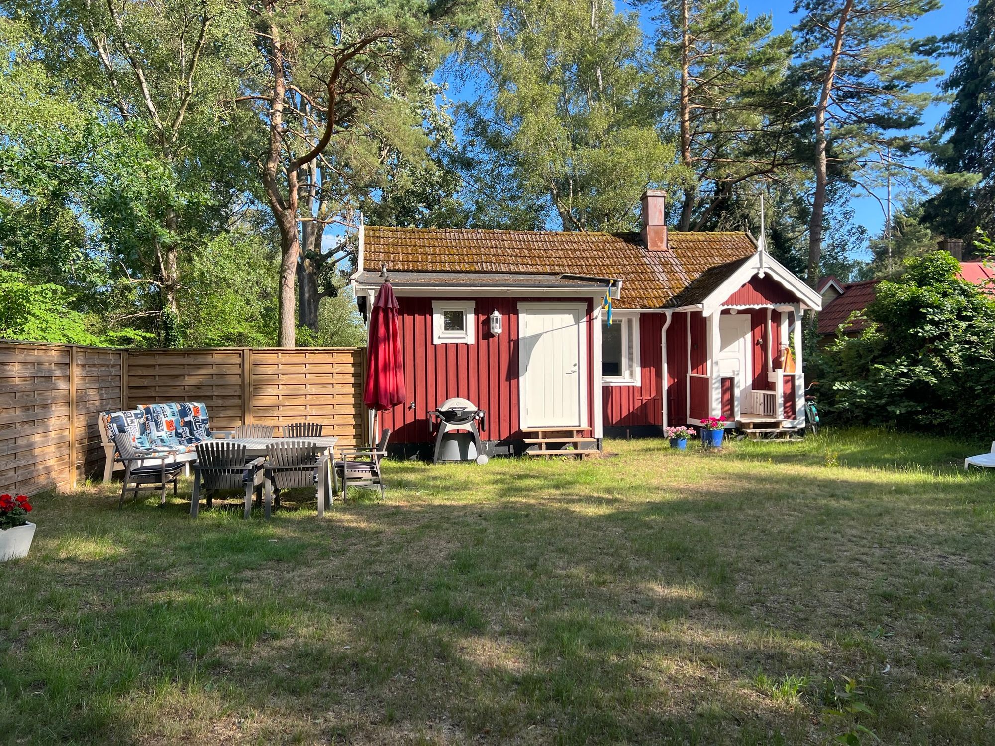 Charmig stuga i Höllviken