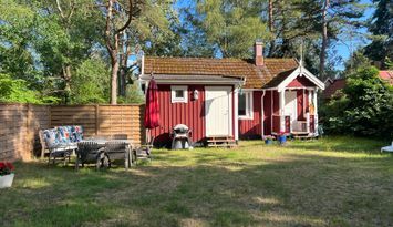 Charmig stuga i Höllviken