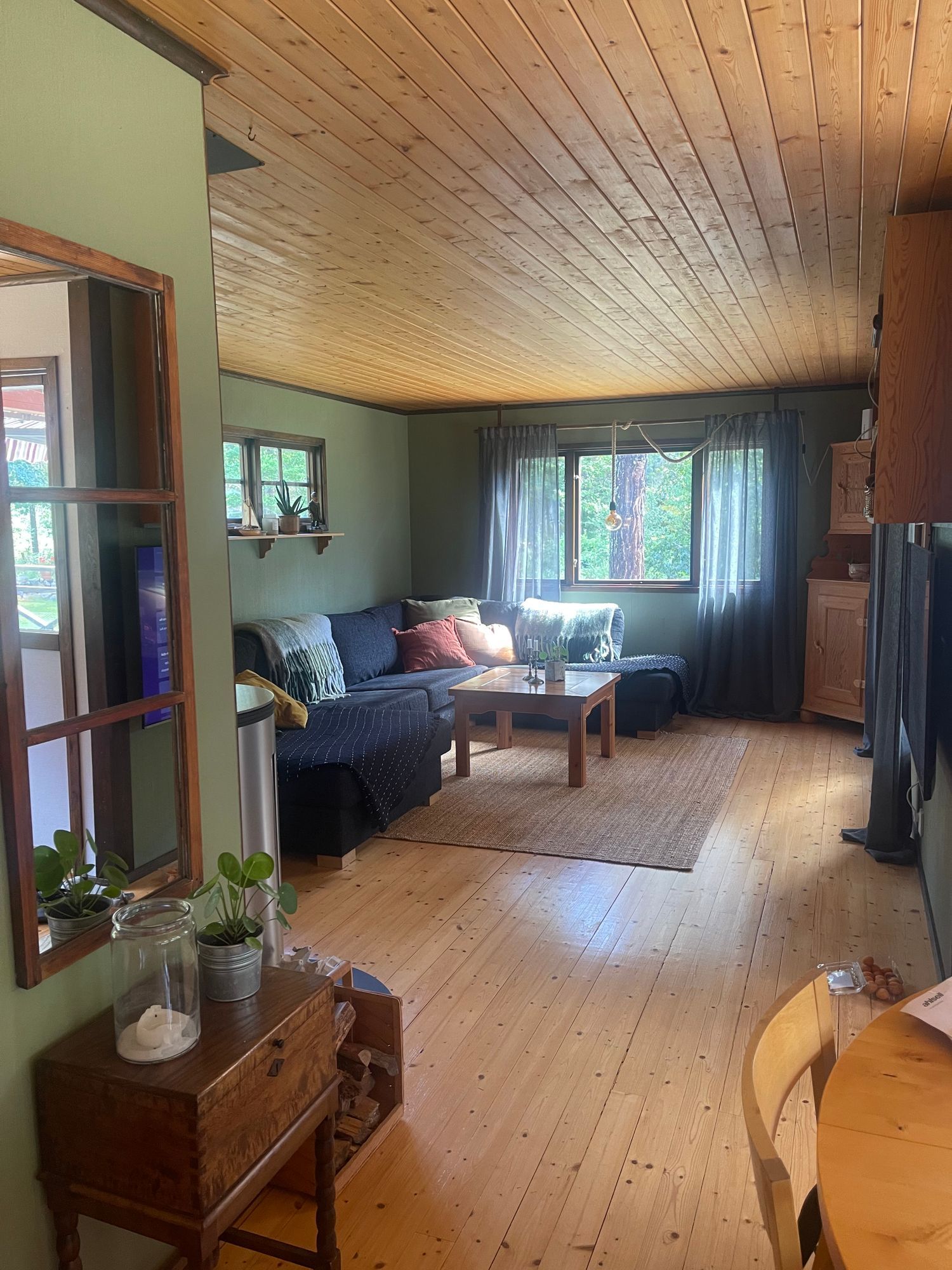 Stuga nära skog och hav – bild 10 av 17