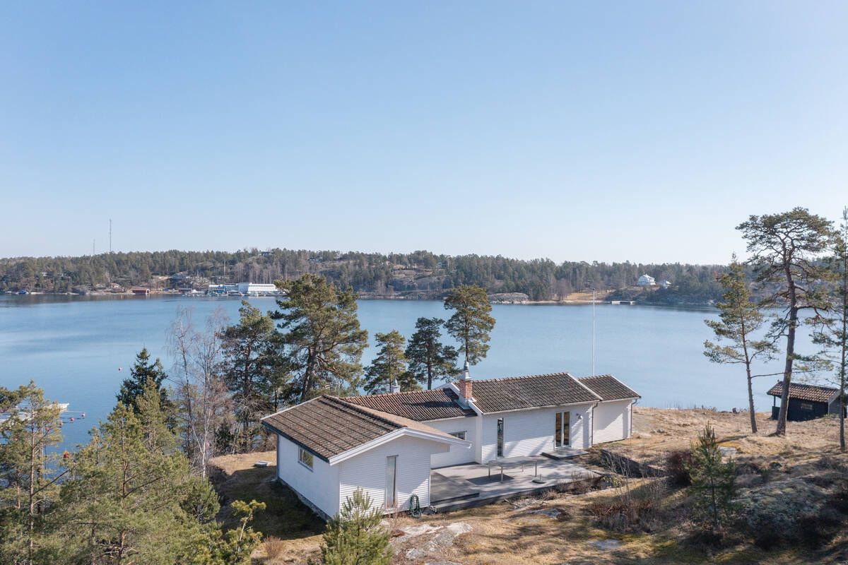 Spektakulär sjötomt, egen bastu, panorama utsikt