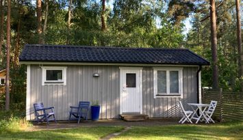 Mysig stuga i Yngsjö 900 m till hav och strand