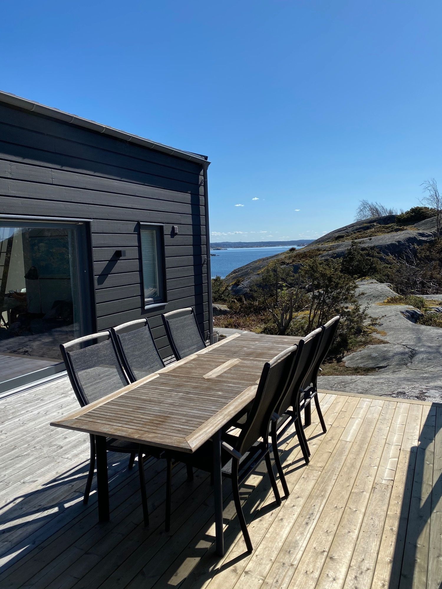 Modernt Hus med Havsutsikt på Knarrholmen – bild 5 av 22