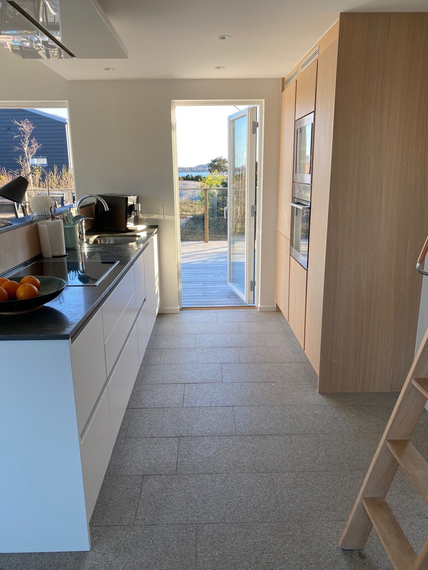 Modernt Hus med Havsutsikt på Knarrholmen – bild 18 av 22