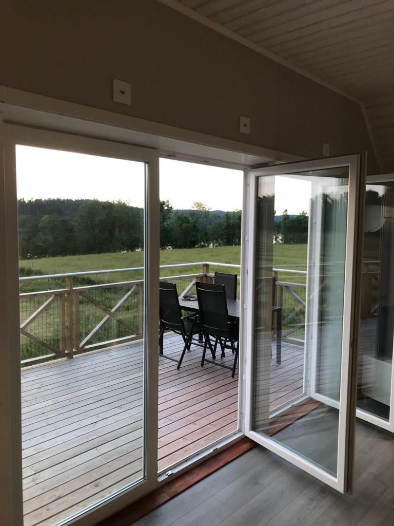 Nyrenoverad lägenhet med panorama sjöutsikt – bild 17 av 24