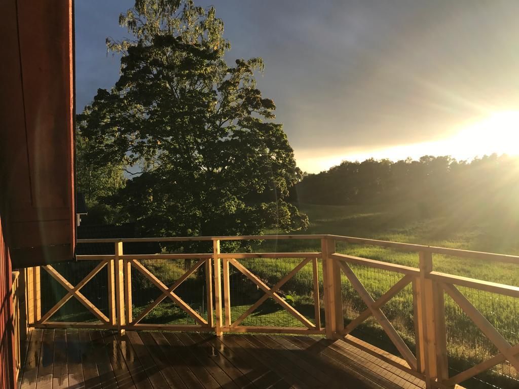 Nyrenoverad lägenhet med panorama sjöutsikt – bild 20 av 24