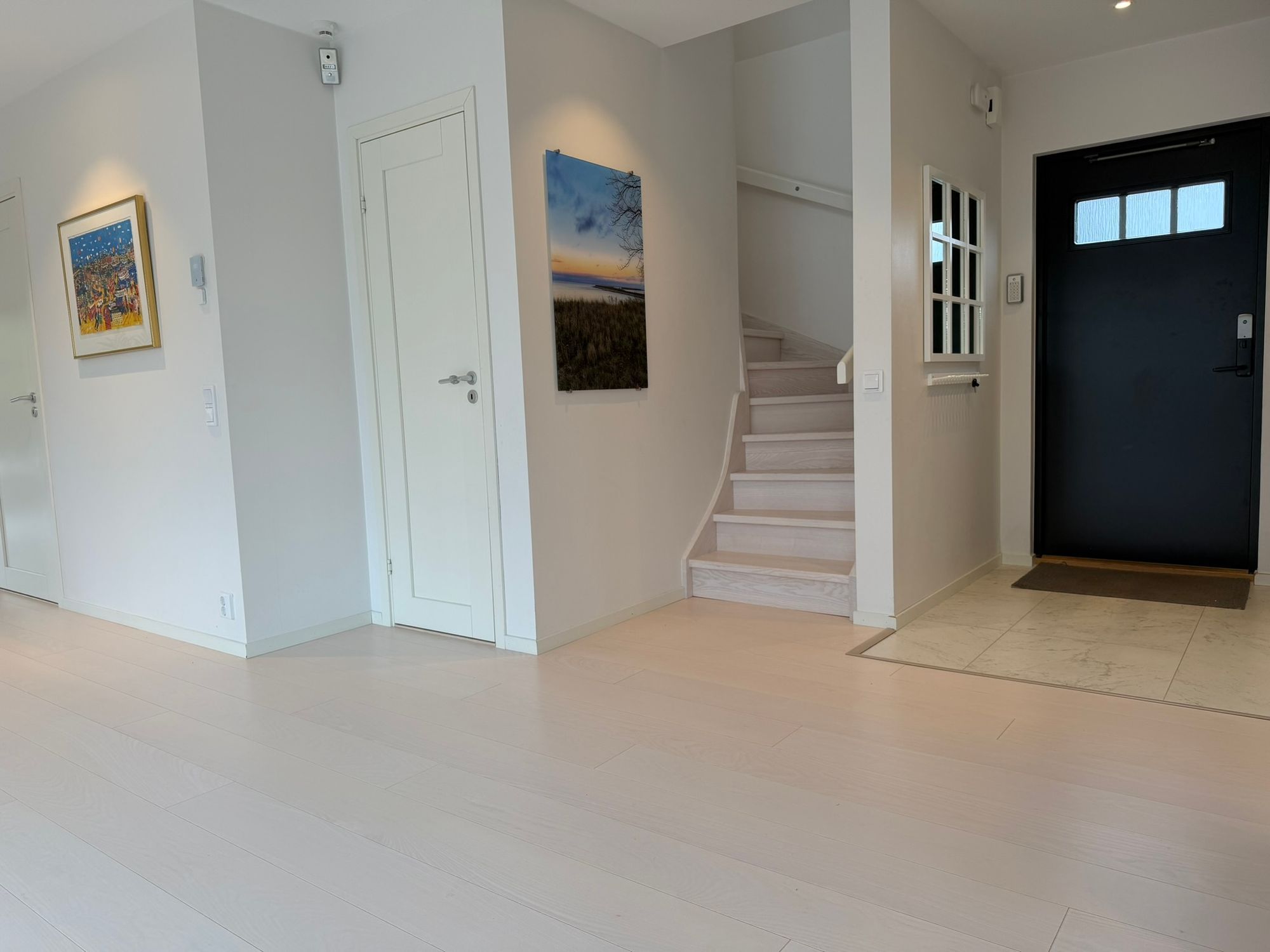 Exklusivt strandnära hus i Kivik – bild 9 av 24