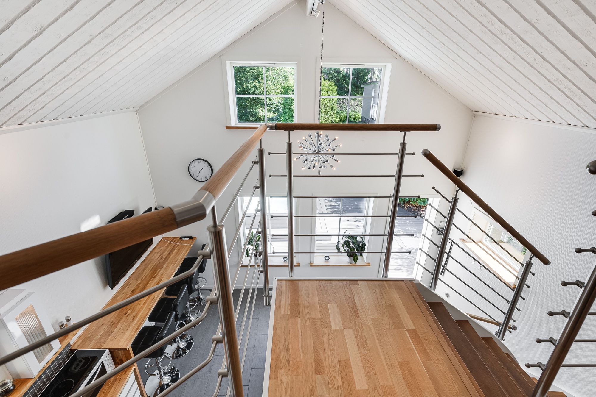 Spastuga med jacuzzi och vedeldad bastu – bild 10 av 15