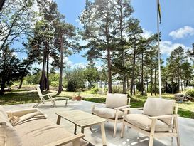 Sommarhus med unikt sjöläge
