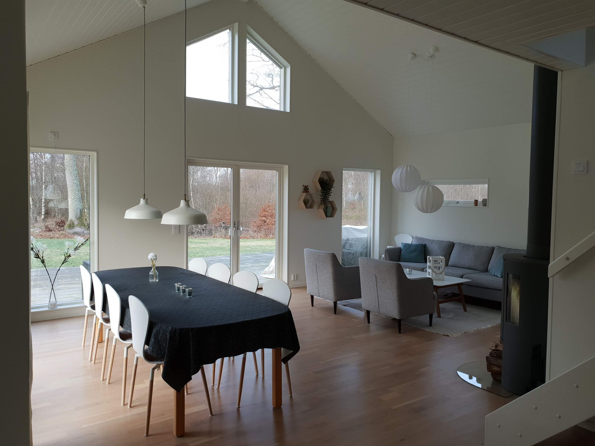Modernt havsnära hus med hög standard och badtunna – bild 5 av 24