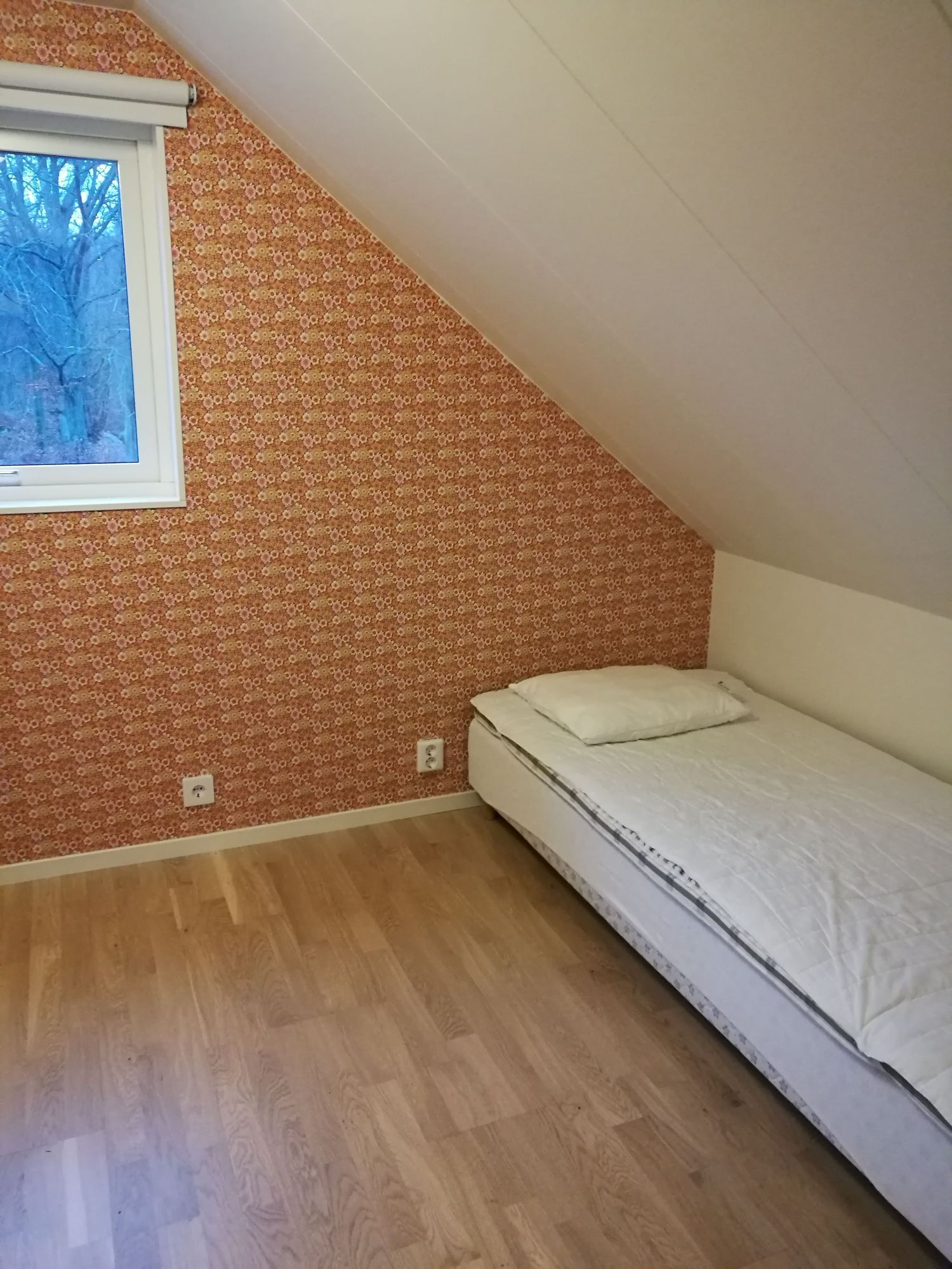 Modernt havsnära hus med hög standard och badtunna – bild 18 av 24