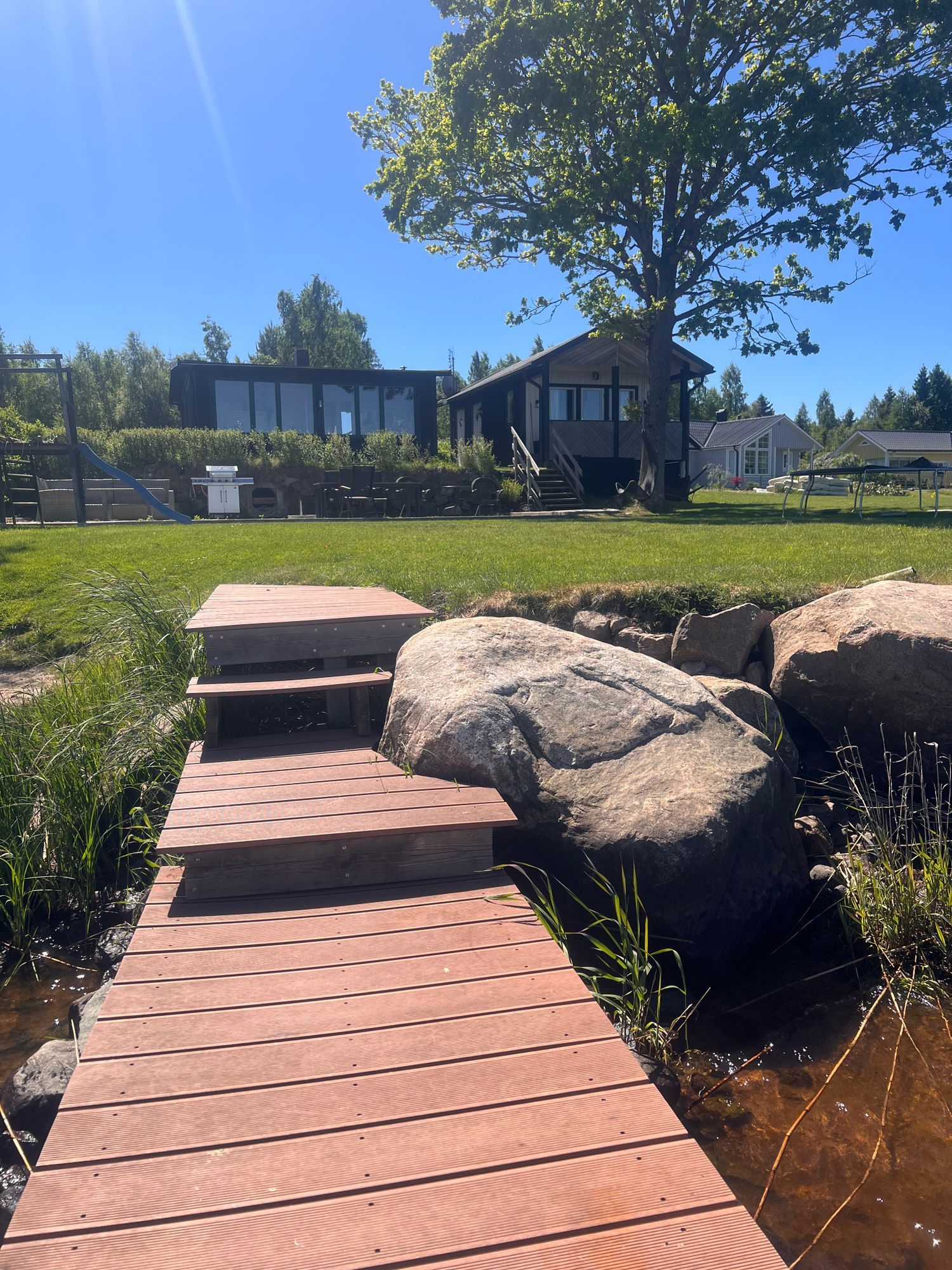 Stuga på sjötomt uthyres – bild 2 av 21