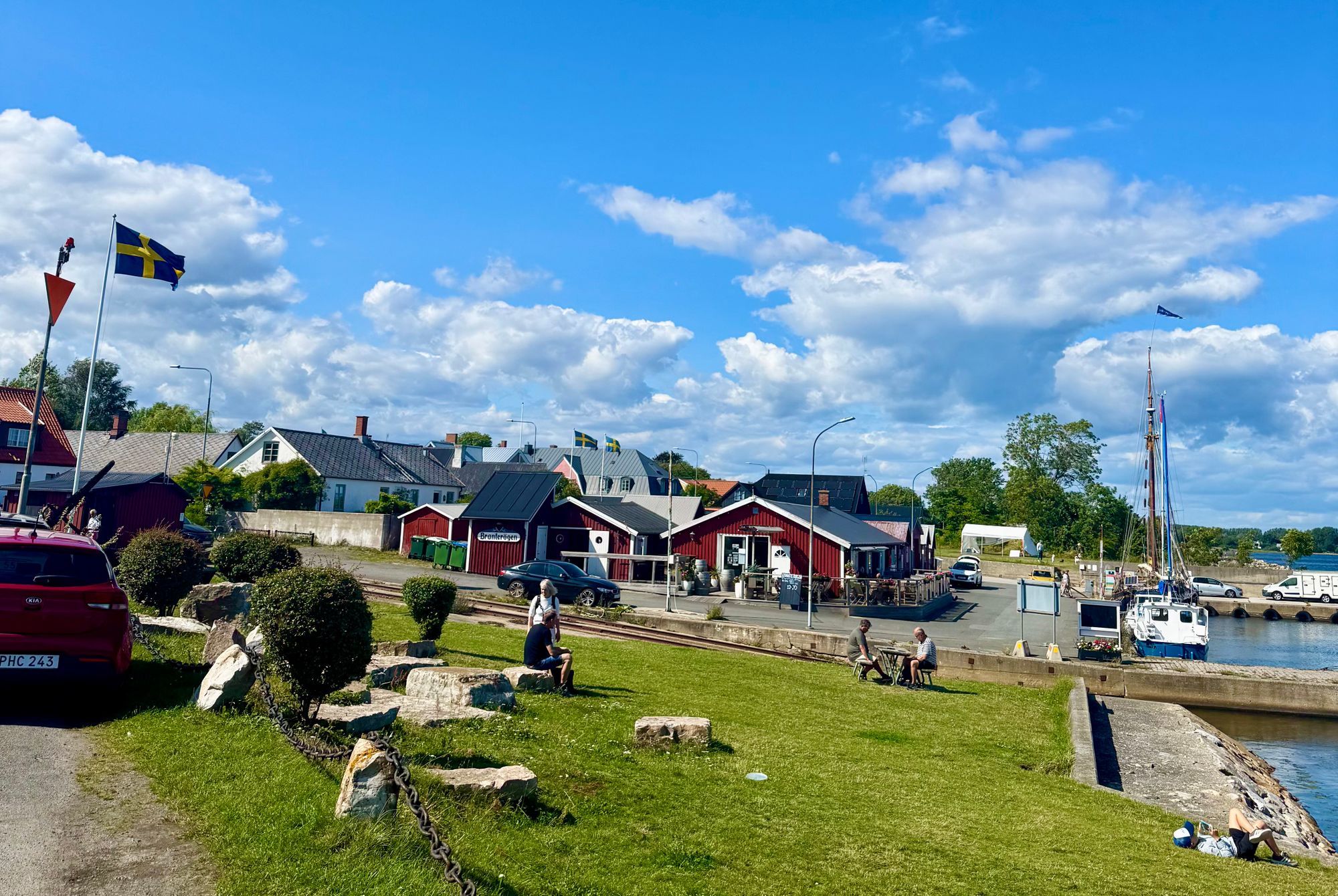 Charmigt radhus vid havet i idylliska Brantevik, Ö – bild 23 av 24