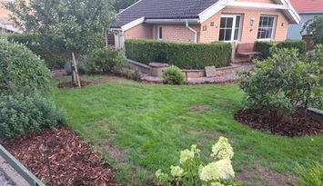 Stuga i naturskön bokskog med pool och nära kust