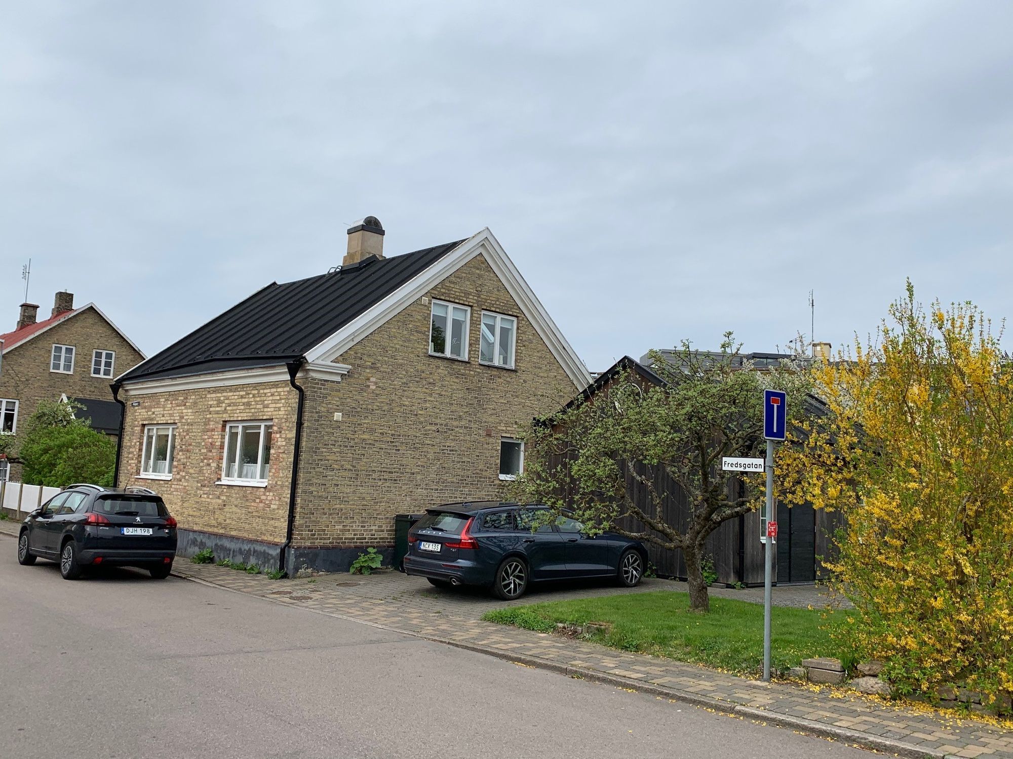 Trevlig villa i hjärtat av Höganäs – bild 2 av 17