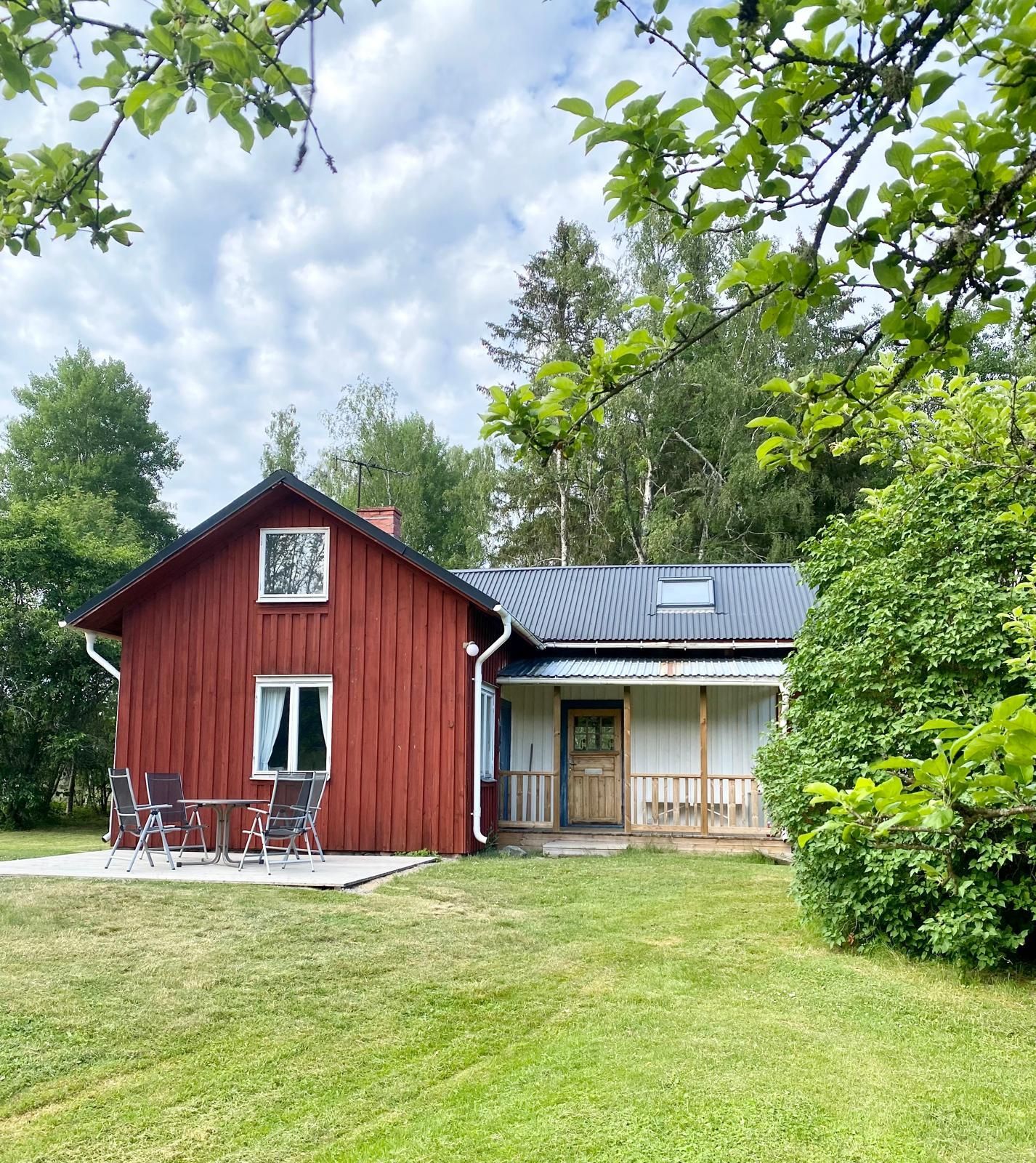 Stuga 3min från sjön
