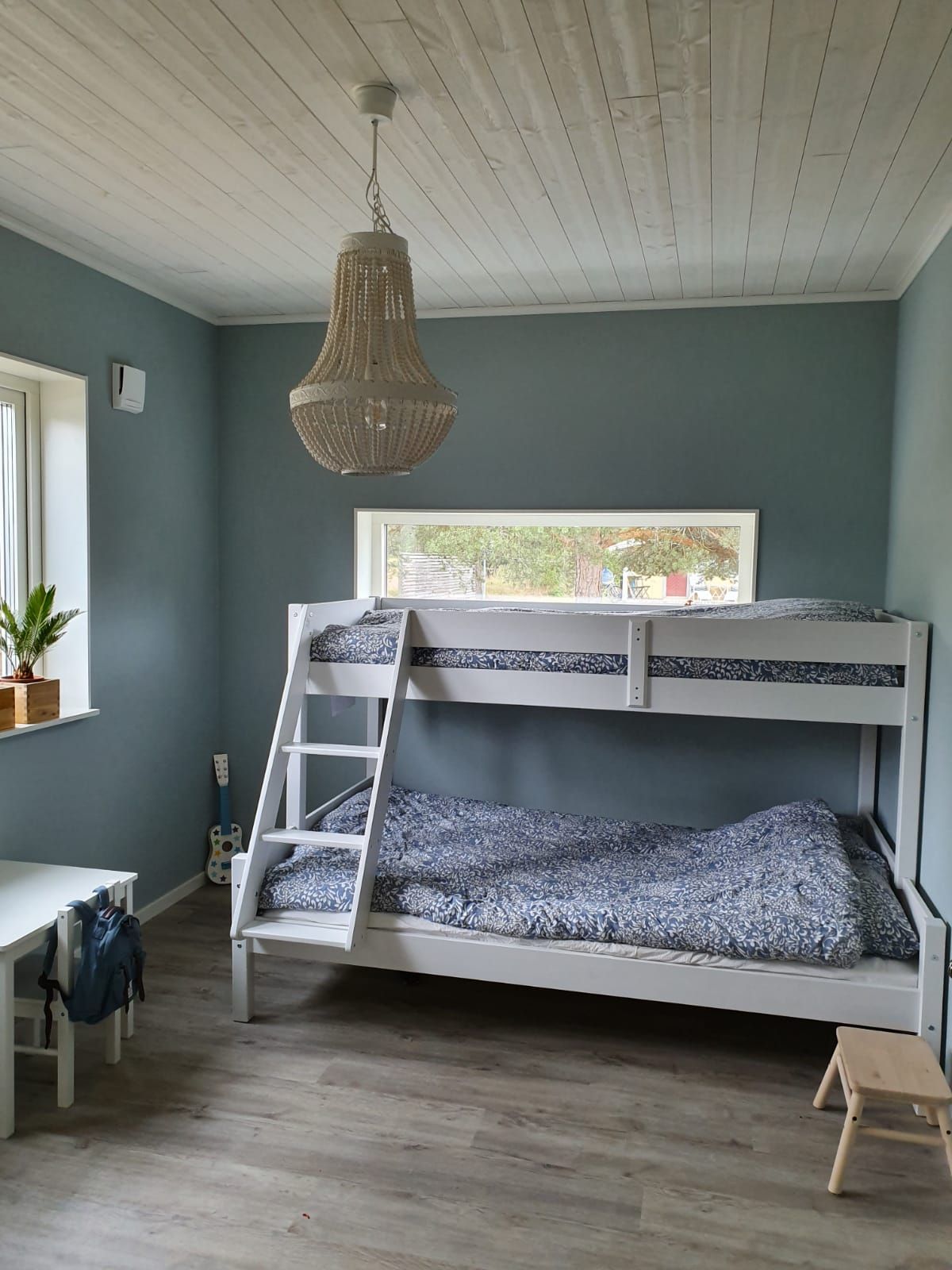 Nybyggt hus med pool i naturskönt område – bild 14 av 24
