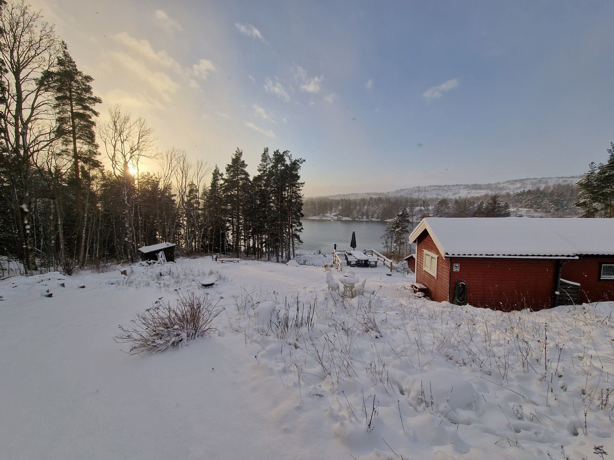 Stuga vid den vackra sjön Ånimen i Dalsland – bild 3 av 14