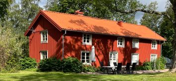 Idyllic accomodation in the middle of nature!