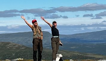 Fin stuga i Bruksvallarna - skiin/out-walkin/out!