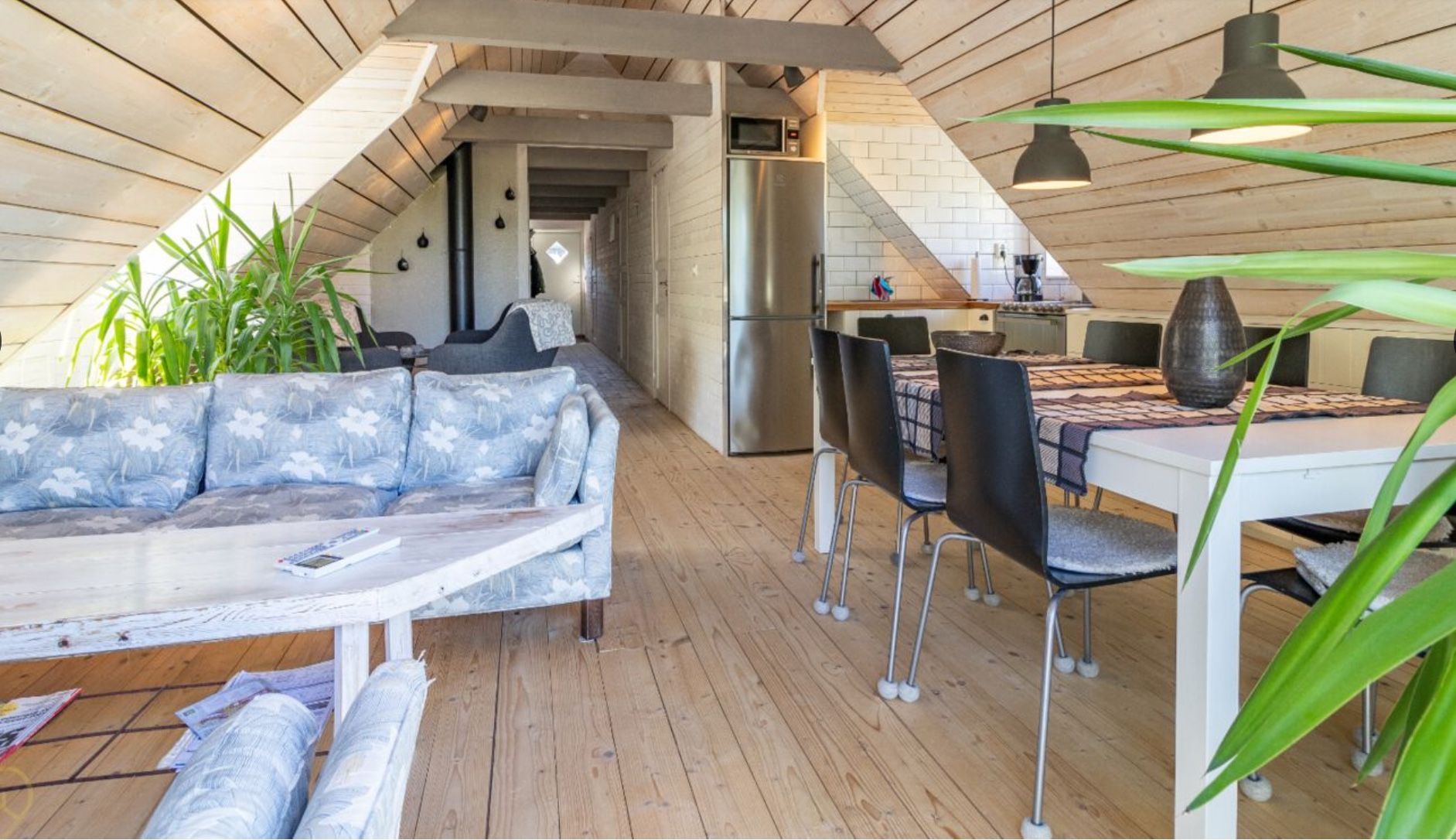 Många bäddar, ELBILSLADDNING, SPA OCH AKTIVITETER