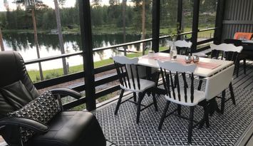 4-bädds stuga med pentrykök, kyl, micro, matplats.