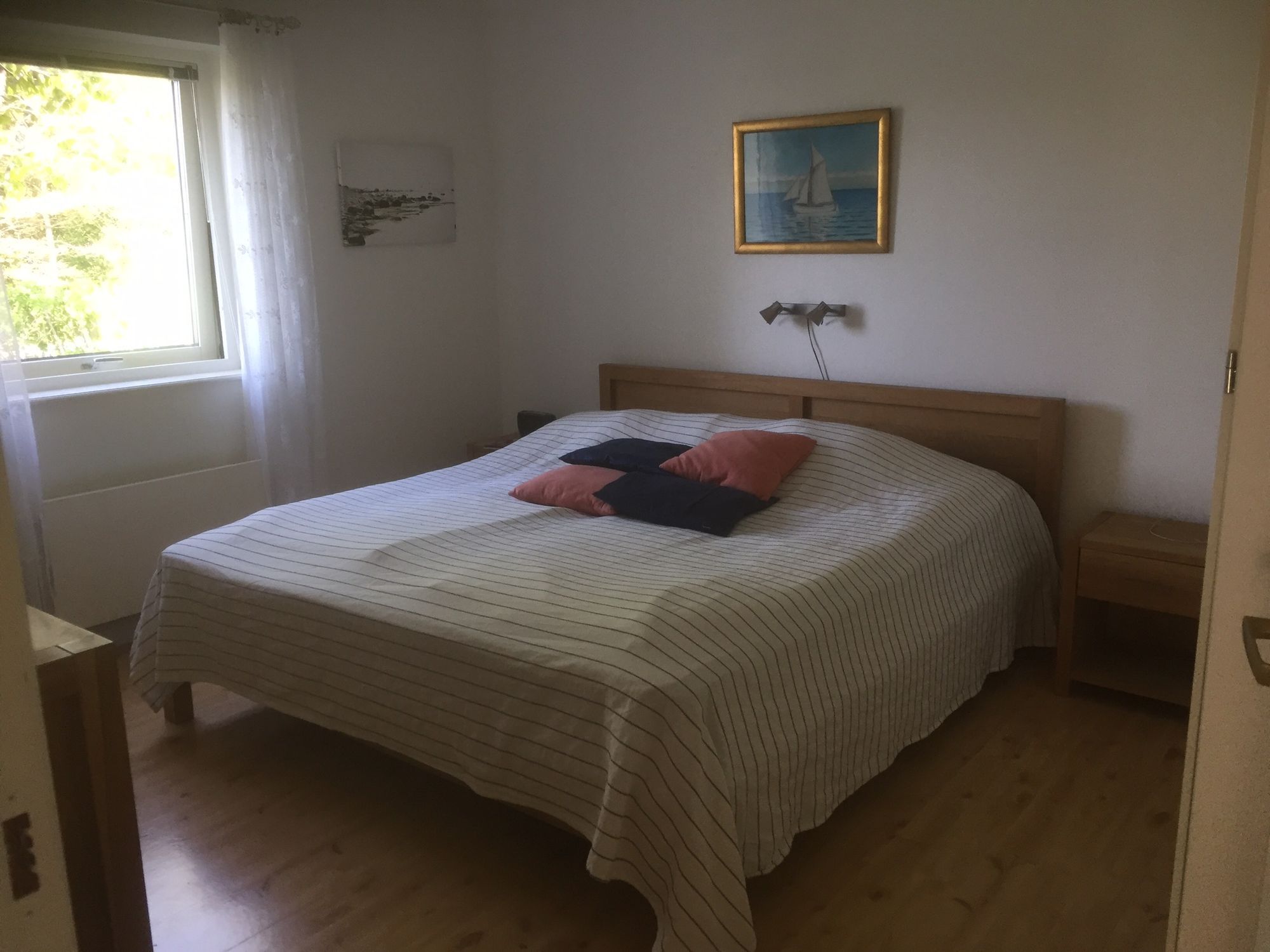 Sjönära villa i fårösund – bild 3 av 11