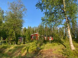Cozy cabin by the trails and lake in Harsa